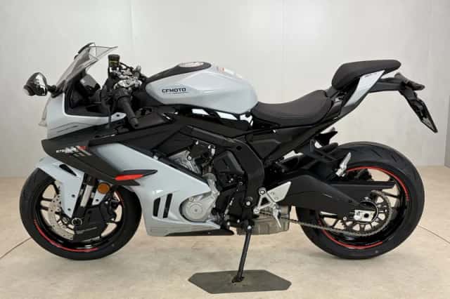 CFMoto 675SR-R (2026) thumbnail 4