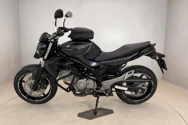 Suzuki Gladius (2015) thumbnail 5