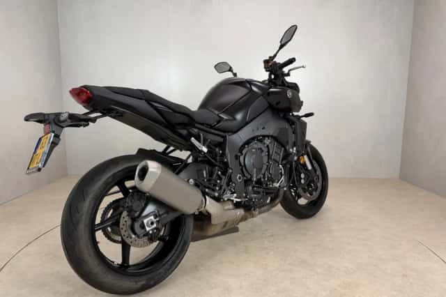 Yamaha MT-10 (2023) thumbnail 3