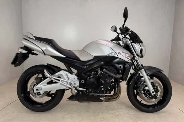 Suzuki GSR600 (2008) thumbnail 1