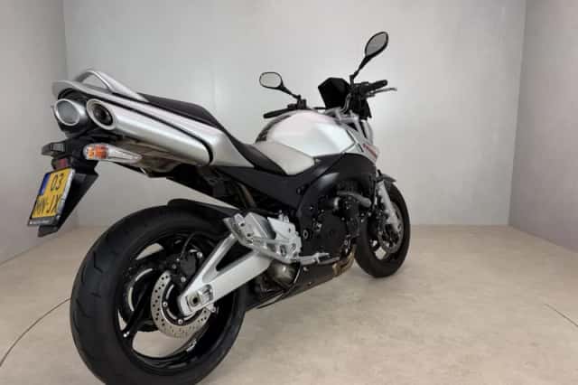 Suzuki GSR600 (2008) thumbnail 3