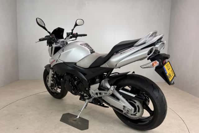 Suzuki GSR600 (2008) thumbnail 4
