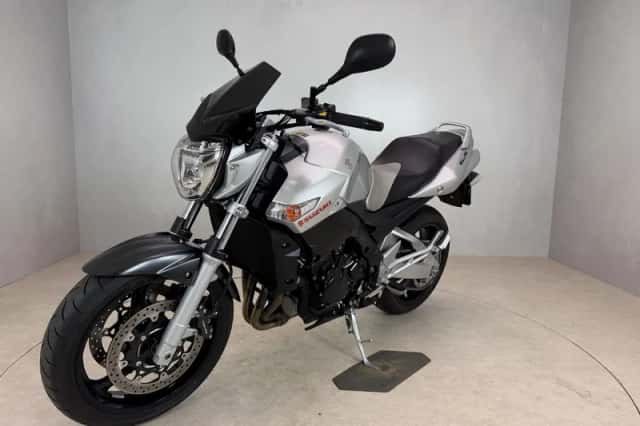 Suzuki GSR600 (2008) thumbnail 6