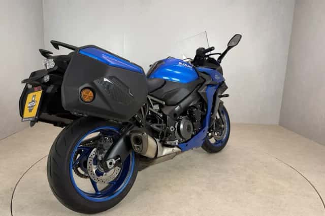 Suzuki GSX-S1000GT (2022) thumbnail 2