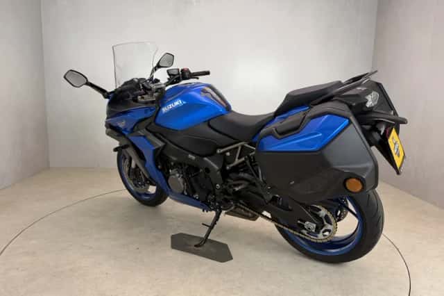 Suzuki GSX-S1000GT (2022) thumbnail 3