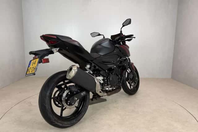 Kawasaki Z400 (2019) thumbnail 3