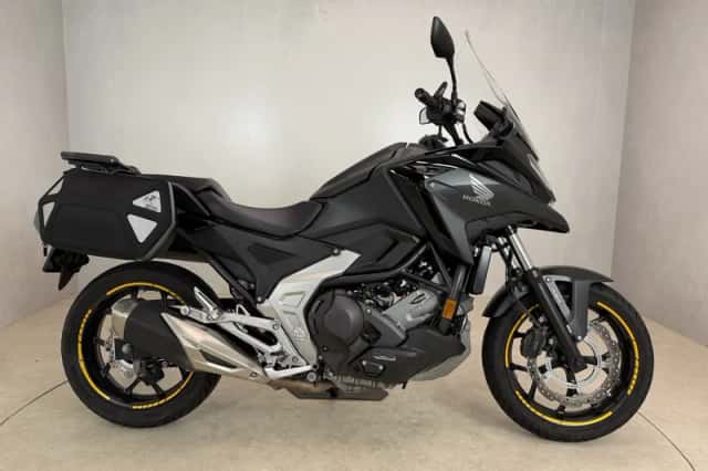 Honda NC750X (2023) thumbnail 1