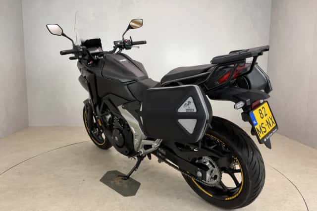 Honda NC750X (2023) thumbnail 4