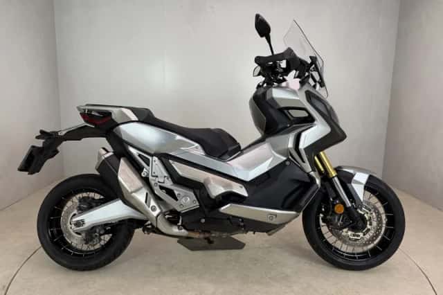 Honda X-ADV 750 (2017) thumbnail 1