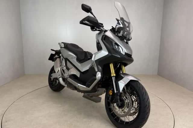 Honda X-ADV 750 (2017) thumbnail 2