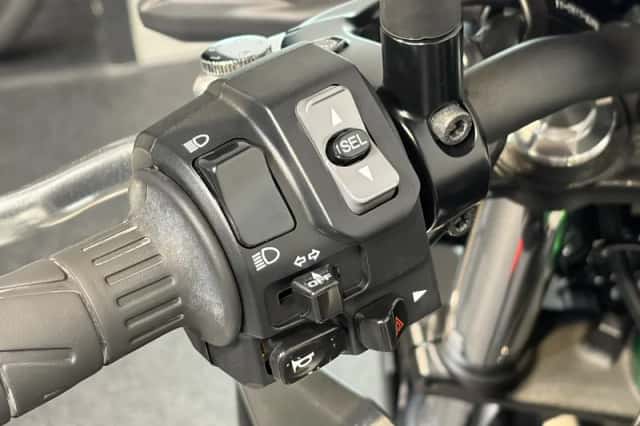 Kawasaki Z650 (2023) thumbnail 6