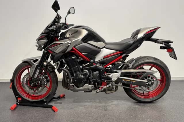 Kawasaki Z900 (2023) thumbnail 2