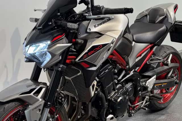 Kawasaki Z900 (2023) thumbnail 4