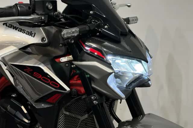 Kawasaki Z900 (2023) thumbnail 5