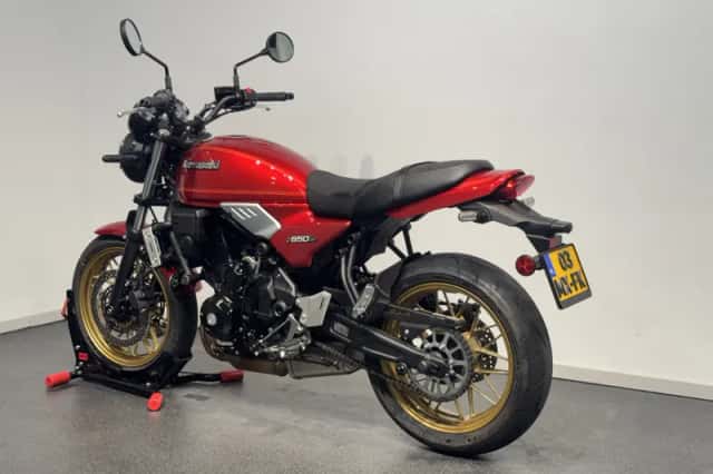 Kawasaki Z 650 RS (2025) thumbnail 4