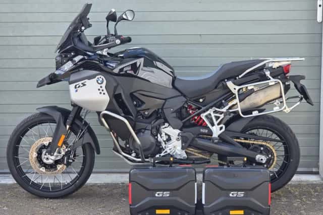 BMW F 900 GS Adventure (2024) thumbnail 2
