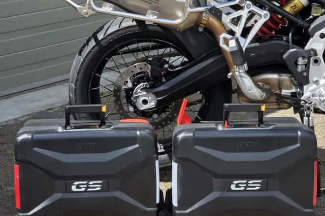 BMW F 900 GS Adventure (2024) thumbnail 3