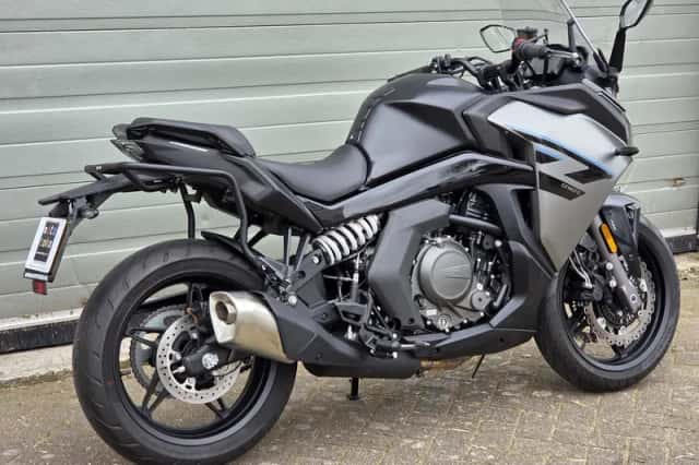 CFMoto 650GT (2025) thumbnail 3