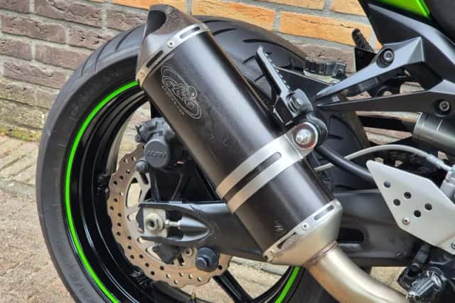 Kawasaki Z 750R (2006) thumbnail 2