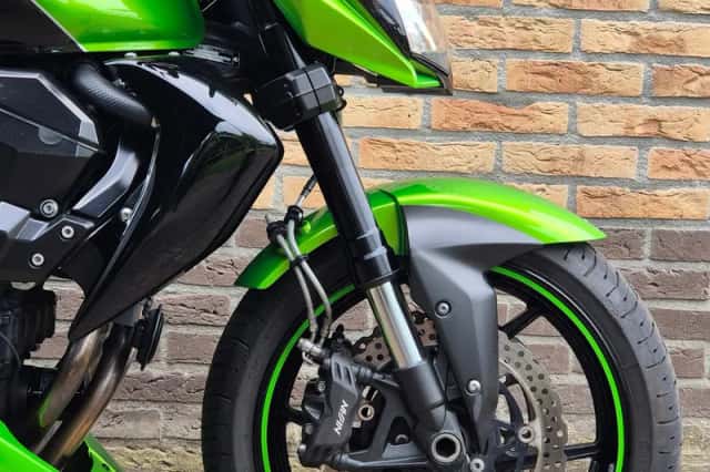 Kawasaki Z 750R (2006) thumbnail 6
