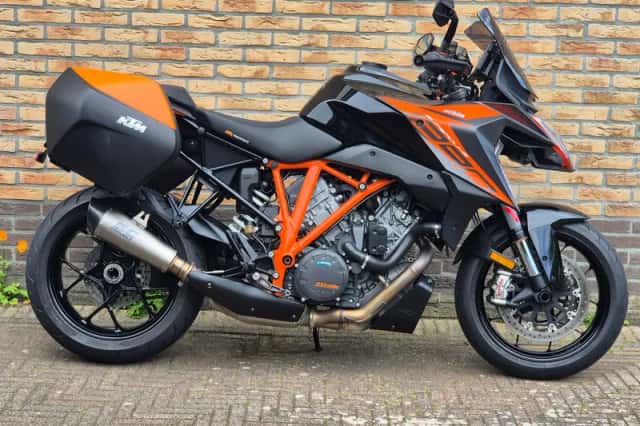 KTM 1290 Super Duke (2019) thumbnail 3