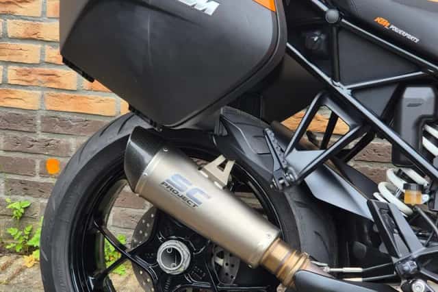 KTM 1290 Super Duke (2019) thumbnail 4