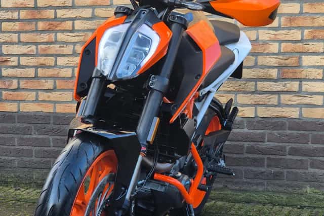 KTM 390 Duke (2017) thumbnail 4