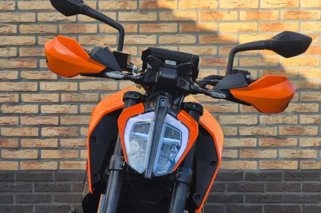 KTM 390 Duke (2017) thumbnail 5