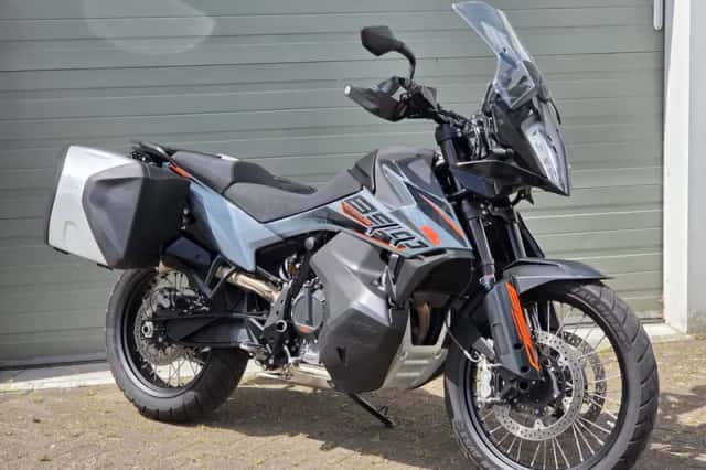 KTM 890 Adventure (2022) thumbnail 1