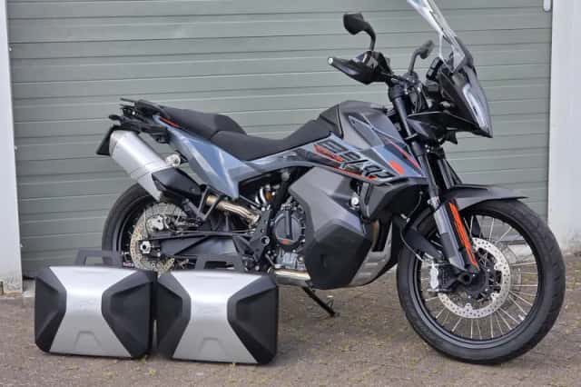 KTM 890 Adventure (2022) thumbnail 3