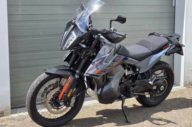 KTM 890 Adventure (2022) thumbnail 6