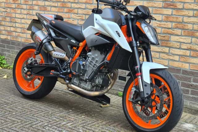 KTM 890 Duke (2020) thumbnail 1