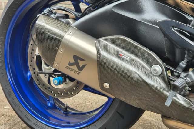 Suzuki GSX-S1000 (2024) thumbnail 2