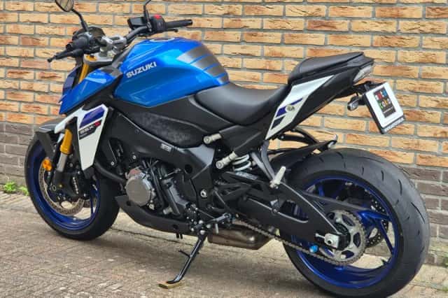 Suzuki GSX-S1000 (2024) thumbnail 6