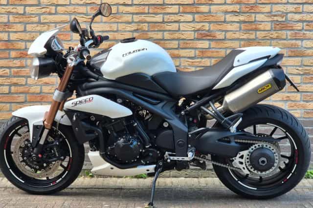 Triumph Speed Triple 1050 (2011) thumbnail 5