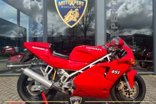 Ducati 851 Strada (1994) thumbnail 1