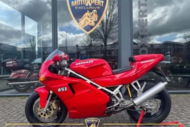 Ducati 851 Strada (1994) thumbnail 2