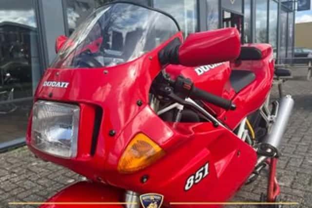 Ducati 851 Strada (1994) thumbnail 4