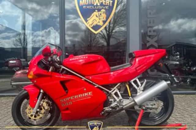 Ducati 888 Strada (1993) thumbnail 2