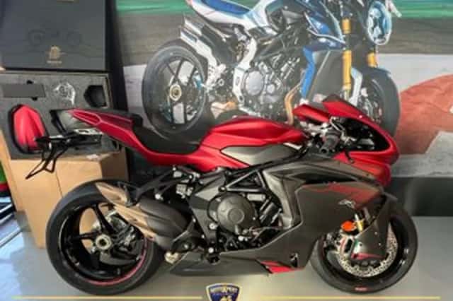 MV Agusta F3 800RR (2025) thumbnail 1