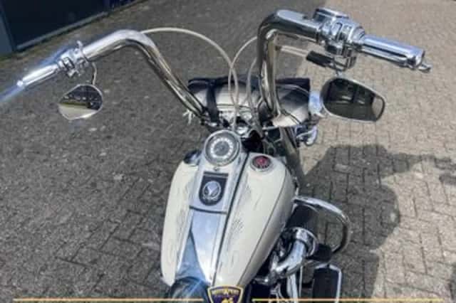 Harley-Davidson Deluxe Heritage Special Flstni (2006) thumbnail 6