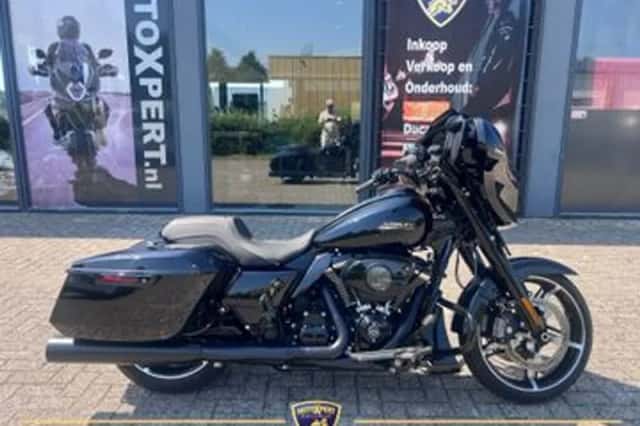 Harley-Davidson Street Glide (2024) thumbnail 1