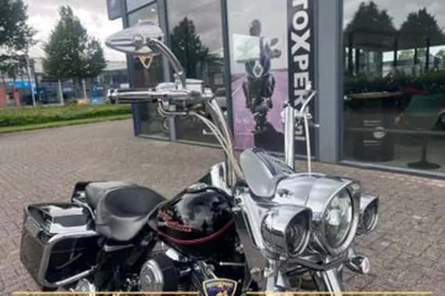 Harley-Davidson Road King Classic Flhrci (2005) thumbnail 4