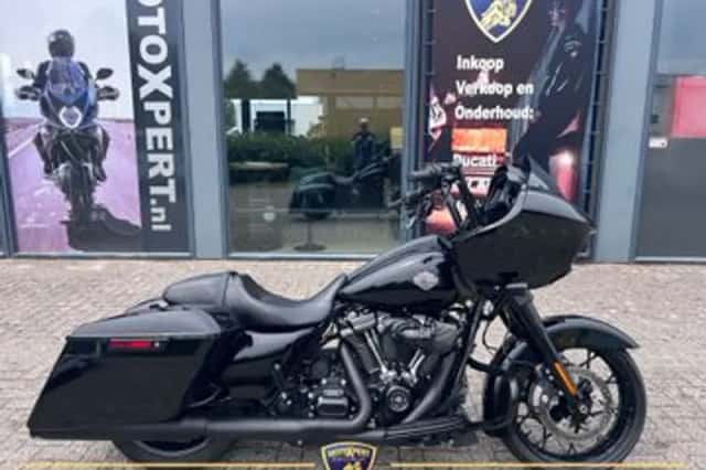 Harley-Davidson Road Glide (2021) thumbnail 1