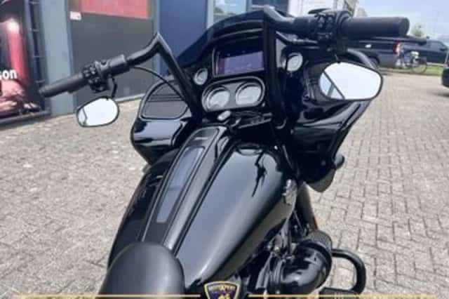 Harley-Davidson Road Glide (2021) thumbnail 3