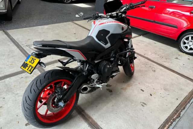 Yamaha Tour MT-09 ABS (2019) thumbnail 3