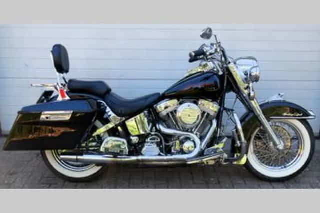 Harley-Davidson Heritage Softail Classic (1993) thumbnail 1