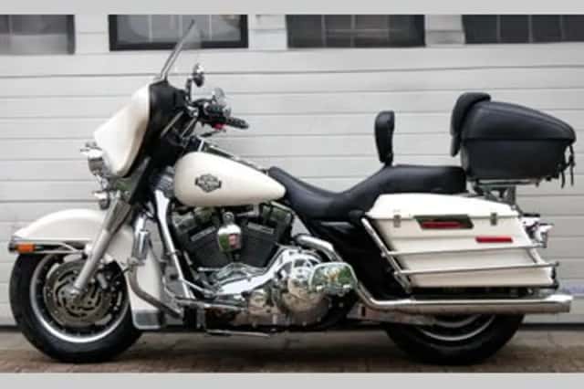 Harley-Davidson Electra Glide Police (2005) thumbnail 2