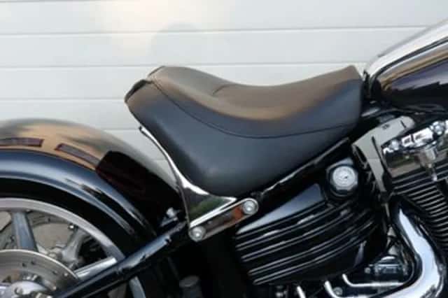 Harley-Davidson Rocker C Fxcwc (2009) thumbnail 4