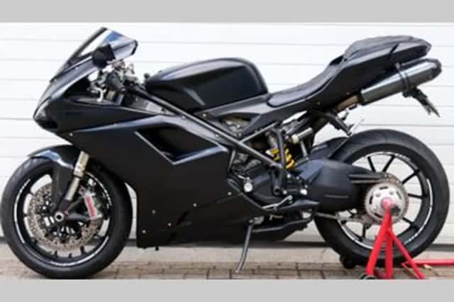 Ducati 848 EVO (2011) thumbnail 2